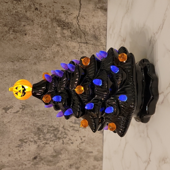 Other - Halloween themed lighted Christmas tree Large
